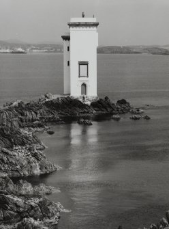 Port Ellen Lighthouse.
View from West.