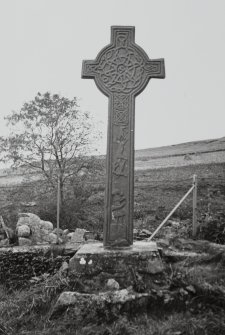 General view of face of McMillan's Cross and surroundings from Kilmory Chapel.
General view.