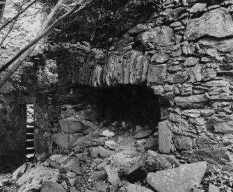 Kilmartin, Kilmartin Castle.
View of ruined interior showing first floor fireplace in Southern chamber.