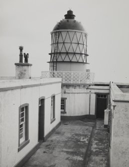 Mull of Kintyre Lighthouse.
General view of tower and courtyard from East.