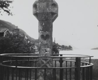 Lochgoilhead, Sundial.
View of shaft of sundial.