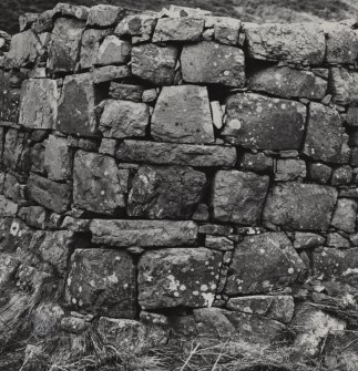 Mull, Calgary, Inivea Township.
View of masonry coursing.