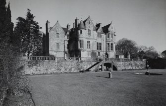 Mull, Torosay Castle.
View from South.