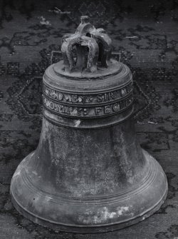 Taynuilt, Muckairn Church, bell.
General view of bell dated 1733.
