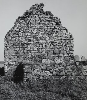 Tiree, Kirkapol, Old Parish Church.
General view of West gable wall.