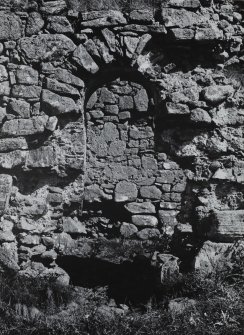 Tiree, Kirkapol Chapel.
View of South side wall doorway.