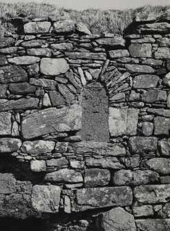 Tiree, Kirkapol, Old Parish Church.
View of window in South wall.