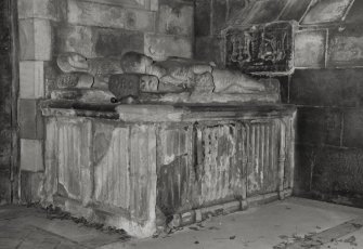 Interior.
Detail of tomb in St Mary's Aisle.