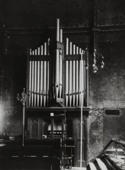 Interior.
View of organ.