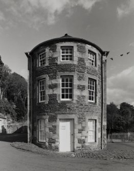 View from NW of Counting House at N end of Caithness Row