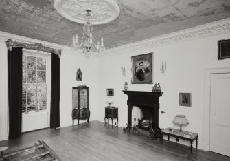 Interior.
General view of ground floor W apartment.