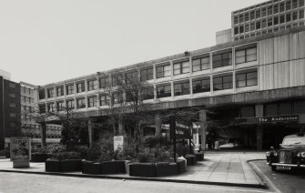 Argyle Street, Anderston Cross Shopping Centre
General view from East