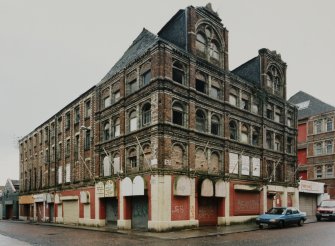 View from SW of the the block occupying 15-25 Gibson Street (left) and 71-73 Moncur Street (right)