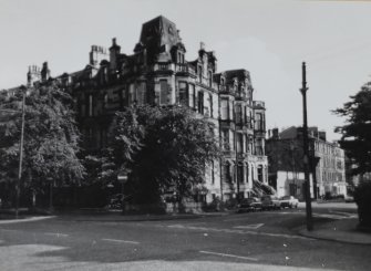 Glasgow, Balmoral Crescent.
General view from Queen's Drive.