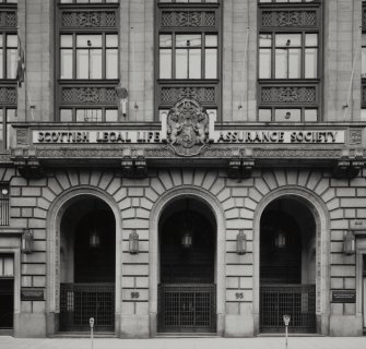 Glasgow, 81-107 Bothwell Street, Scottish Legal Life.
Detail of North facade, 3 central bays.