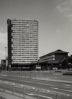 Glasgow, 843 Crow Road, Anniesland Cross.
General view from South.