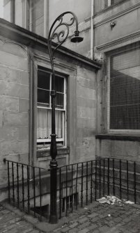 Glasgow, 176 Duke Street, Sydney Place United Presbyterian Church.
View of streetlight in courtyard.