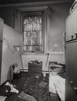 Glasgow, 176 Duke Street, Sydney Place United Presbyterian Church, interior.
General view of specimen "cell" ( hostel for the homeless?) including 1914/1918 stained glass window.