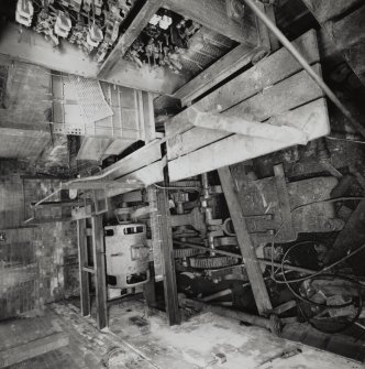 Glasgow, 18 Clydebrae Street, Govan Graving Docks, interior.
General view of hydraulic pump and dock gate drive gear of no.3 graving dock.