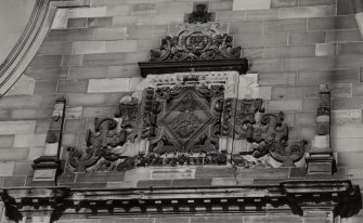 Glasgow, 840 Govan Road, Pearce Institute
Detail of carved pediment above window on south facade.