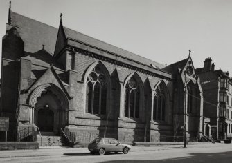 Hyndland Parish Church.  View from North West