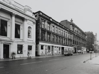 Glasgow, 118 - 158 Ingram Street.
General view from South.