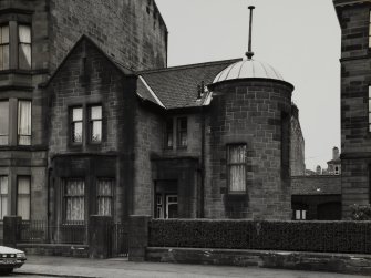 Glasgow, Kingarth Street, Hutchesons Grammer School.
View of janitor's house from North-West.