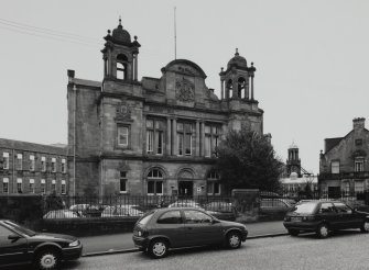 View of N entrance building from N