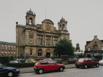 View of N entrance building from N