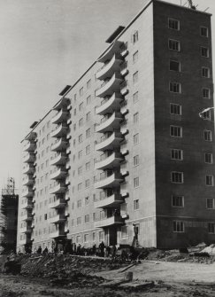 Glasgow, Moss Heights Avenue, Moss Heights.
General view from South-East.