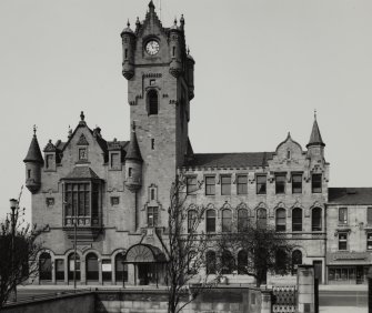 Glasgow, Rutherglen, Town Hall.
General view from South.