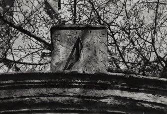 Glasgow, Rutherglen, Main Street, St Mary's Old Parish Church.
Detail of sundial surmounting pediment of Lychgate.