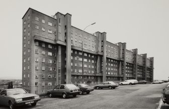 Glasgow, Moss Heights Avenue, Moss Heights.
General view from North-East.