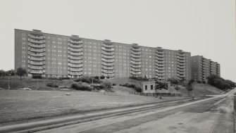 Glasgow, Moss Heights Avenue, Moss Heights.
General view from South-West.