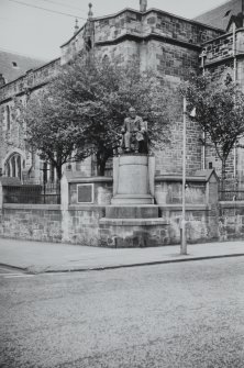 Glasgow, Rutherglen, Main Street, St Marys Old Parish Church.
General view of Dr Gorman's Statue.