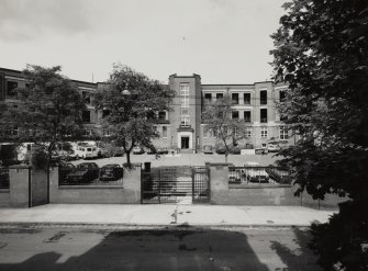 Glasgow, Oakfield Avenue, Hillhead School.
General view from East.