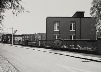 Glasgow, Oakfield Avenue, Hillhead School.
General view from South-West.