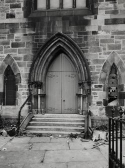 Glasgow, Peel Street, St Mary's Parish Church
View of West door in state of disrepair.