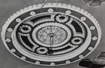 Glasgow, 2091 Pollokshaws Road, Pollok United Presbyterian Church, interior
Detail of central ceiling rose.

