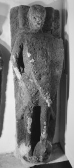 Hall, mediaeval stone male effigy, detail