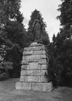 View of statue and plinth from south west