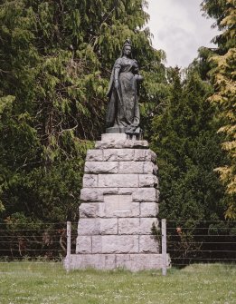 View of statue and plinth from south west