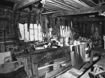 Interior.
General view.