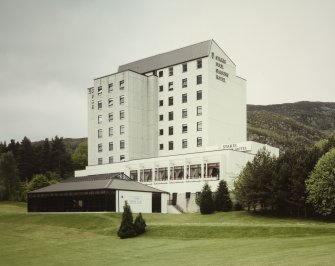 View of Four Seasons Hotel from east