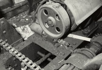 Detail of main brake wheel and bond for sheer legs.