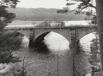 Oich Bridge
View from NNW