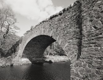 Oblique view of arch of bridge from SW