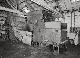 Wool Blending Department (in Wool Store, building 27A): detail of wool blending machine  [the numbers in brackets refer to the itemised plan, D33088]
