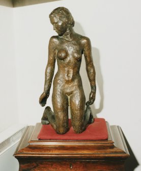 First floor, living room, small female sculpture, detail