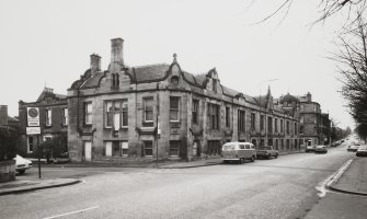 General view of the Salisbury Place facade seen from the North East.